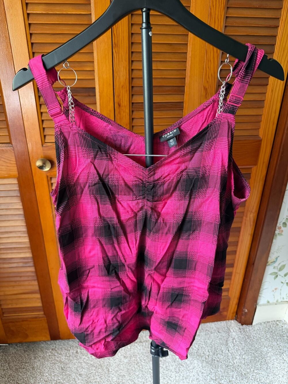 NWT TORRID Hot Pink & Black Sleeveless Tank Top Shirt Plus sz 00 M/L Sz 10